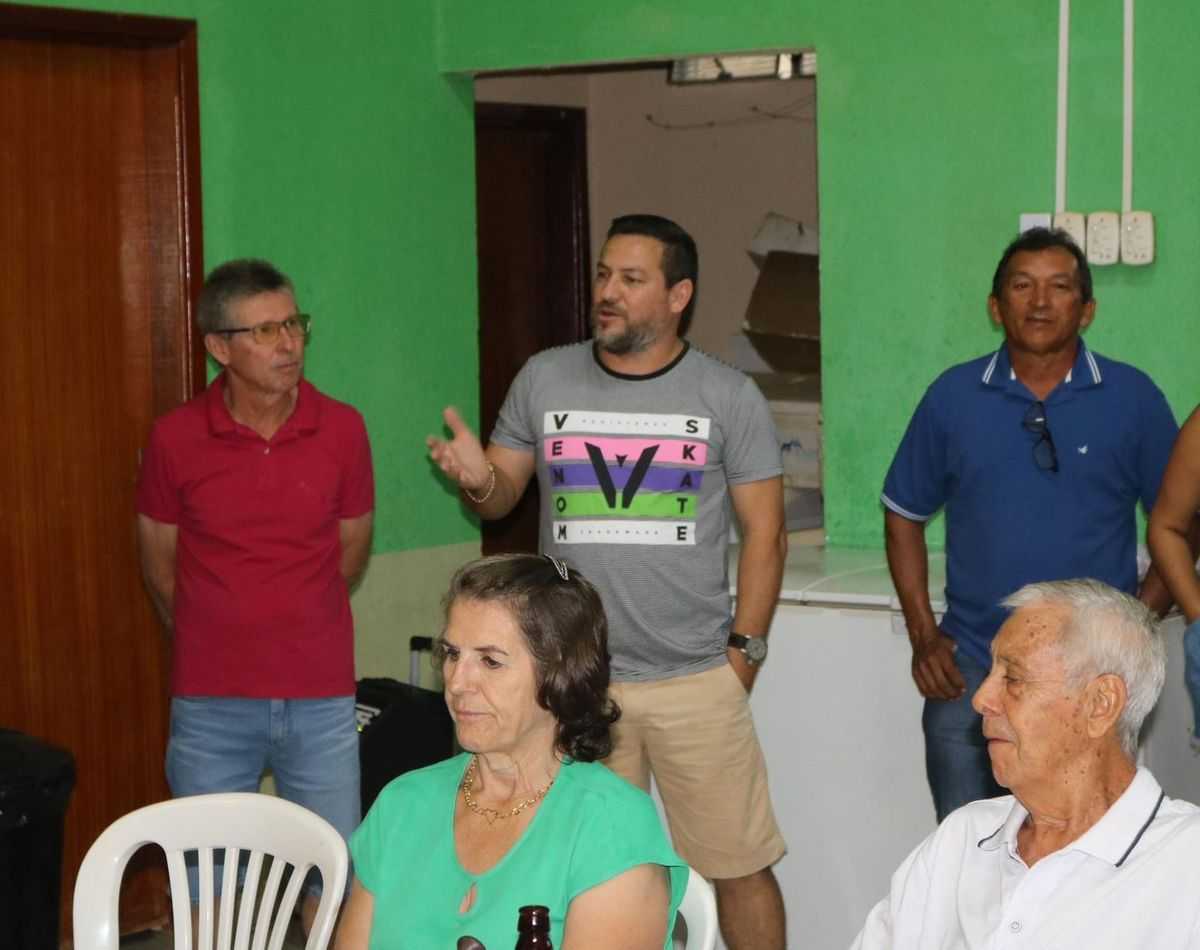 Prefeitura de Santana da Ponte Pensa realiza confraternização de atletas de vôlei adaptado