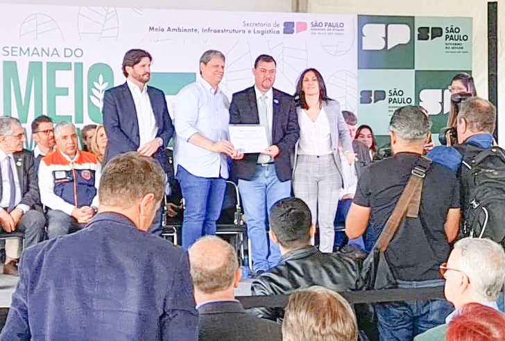 Santa Albertina recebe premiação ambiental histórica