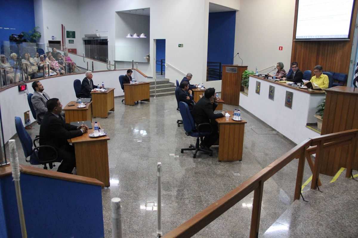 Por oito votos a dois, Câmara aprova projeto para repasse financeiro para programação artística de fim de ano