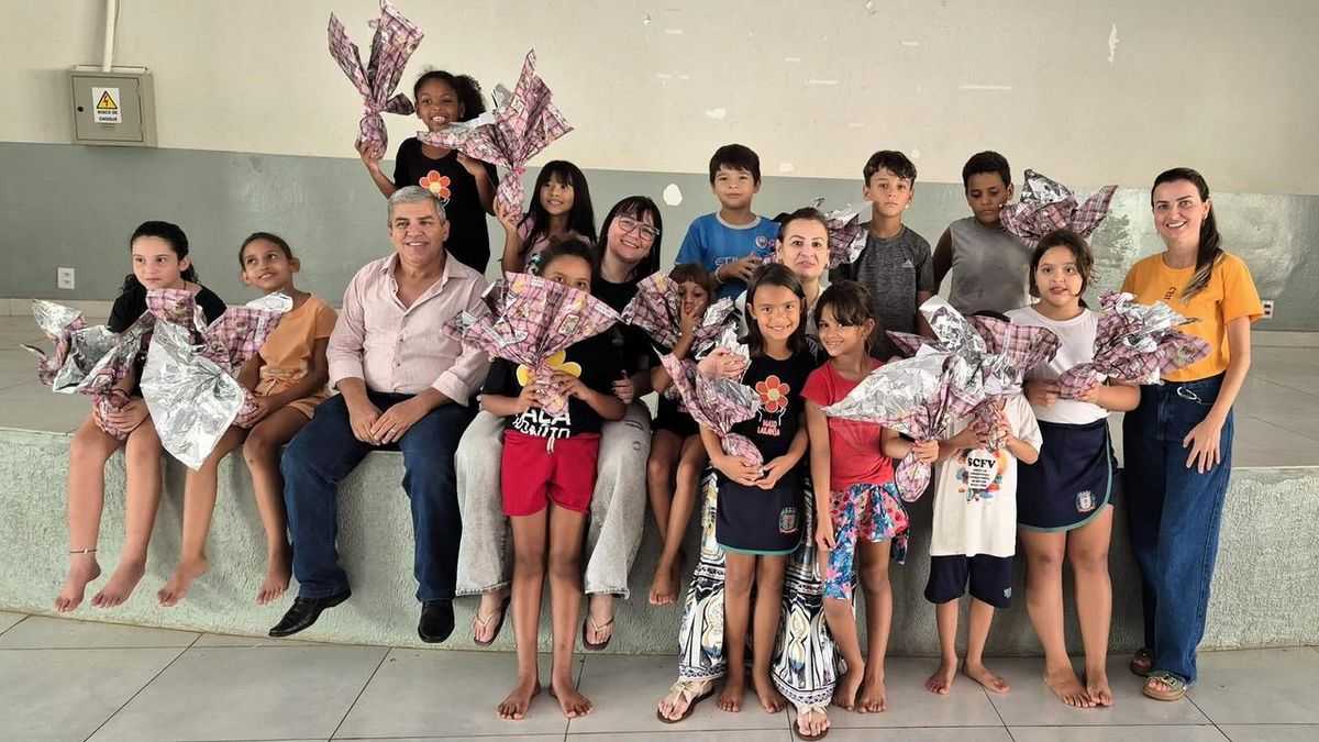 Além das crianças, em Santa Rita D’Oeste, Prefeitura entrega de ovos de Páscoa ao Grupo da Melhor Idade