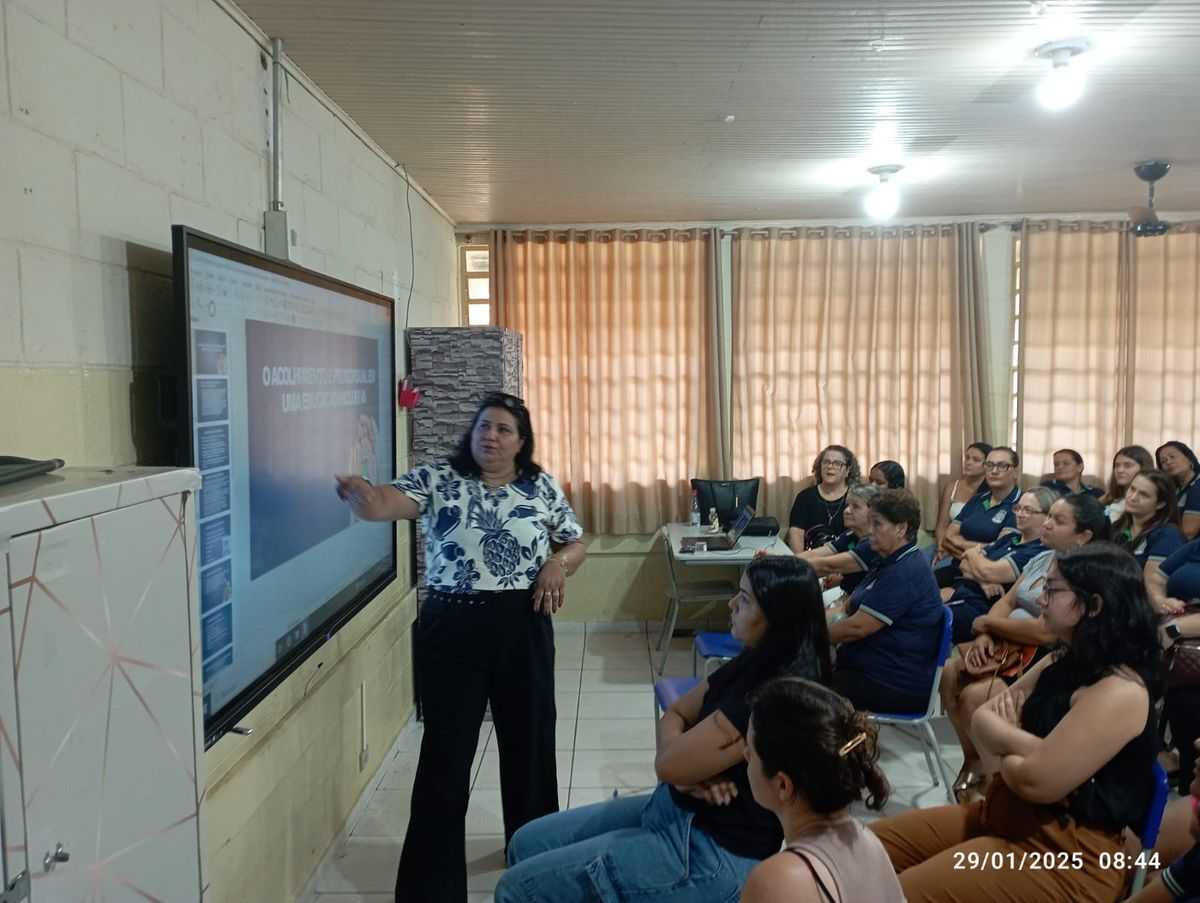 Professora de Jales cria projeto de inclusão para escolas e realiza palestras pela região