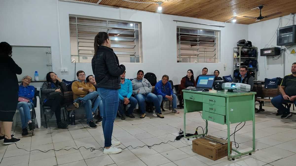 Departamento de Vigilância em Saúde promove capacitação para Agentes de Combate às Endemias