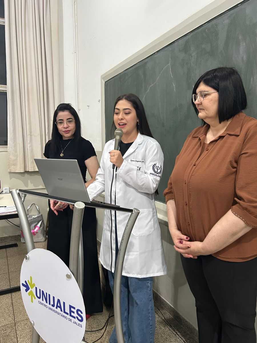 Alunos de Psicologia realizam Cerimônia do Jaleco
