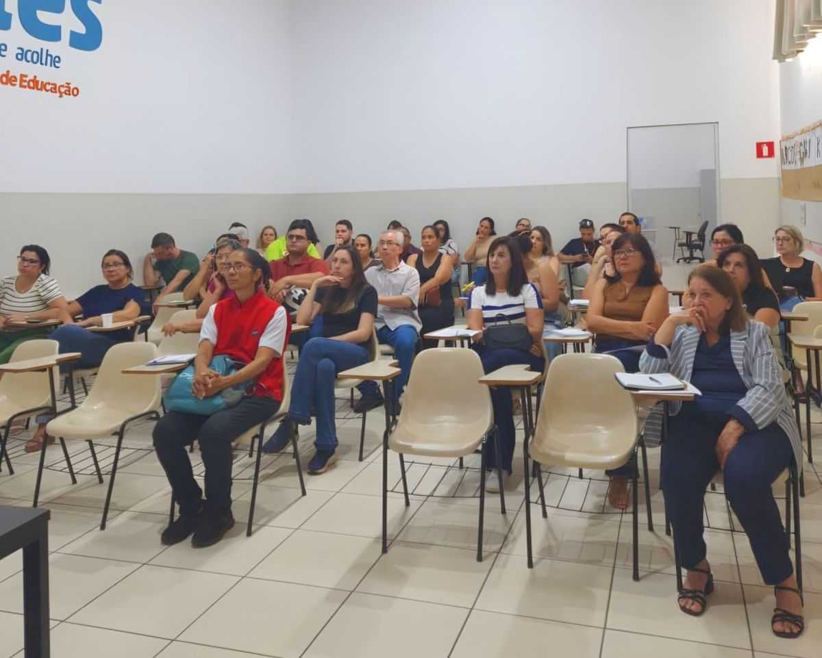 Instituições discutem elaboração do Plano Municipal de Educação 2026–2036