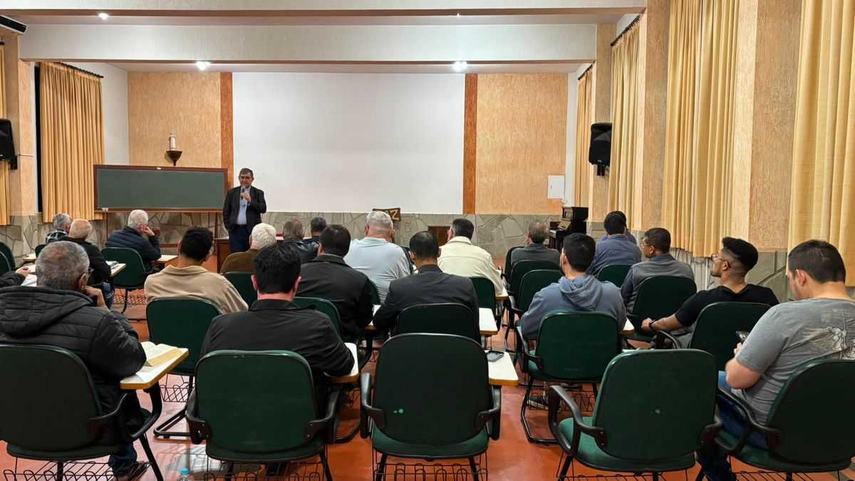 Retiro do clero da Diocese de Jales recebe assessoria do Cardeal Dom Leonardo Steiner