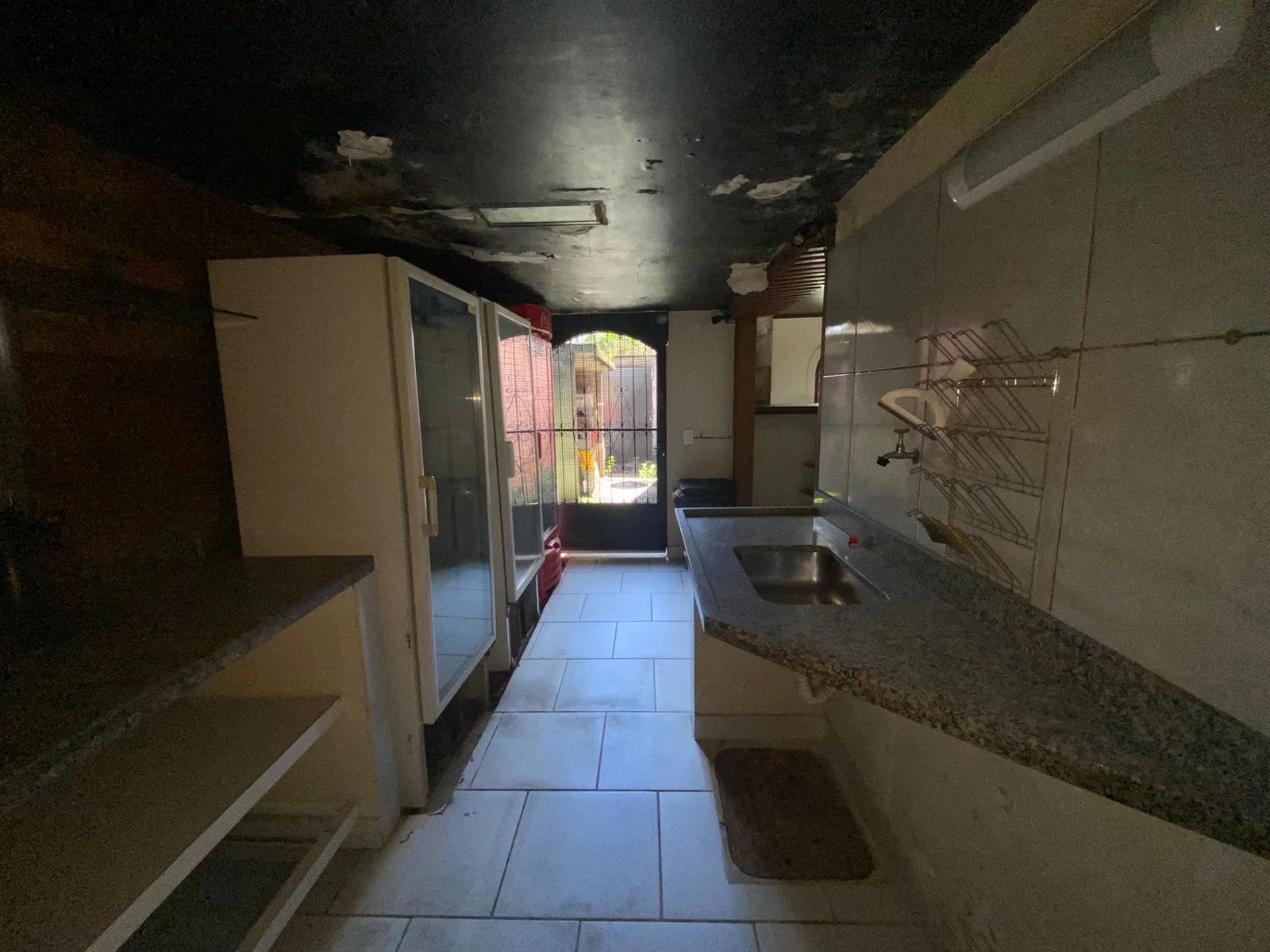 Casa à venda com 1 quarto, 173m² - Foto 3