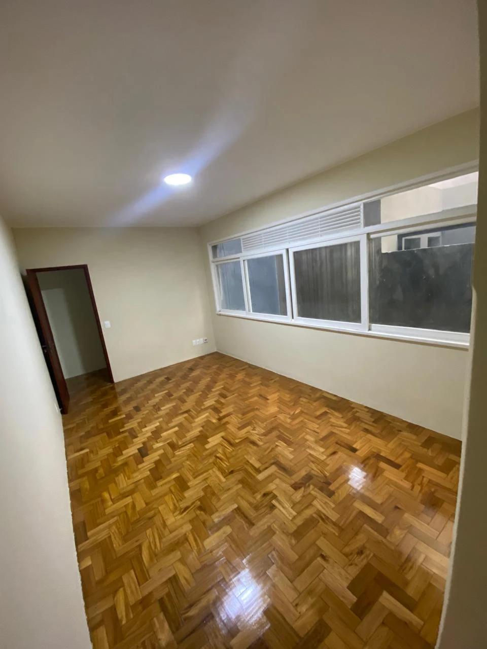 Apartamento à venda com 3 quartos, 110m² - Foto 2