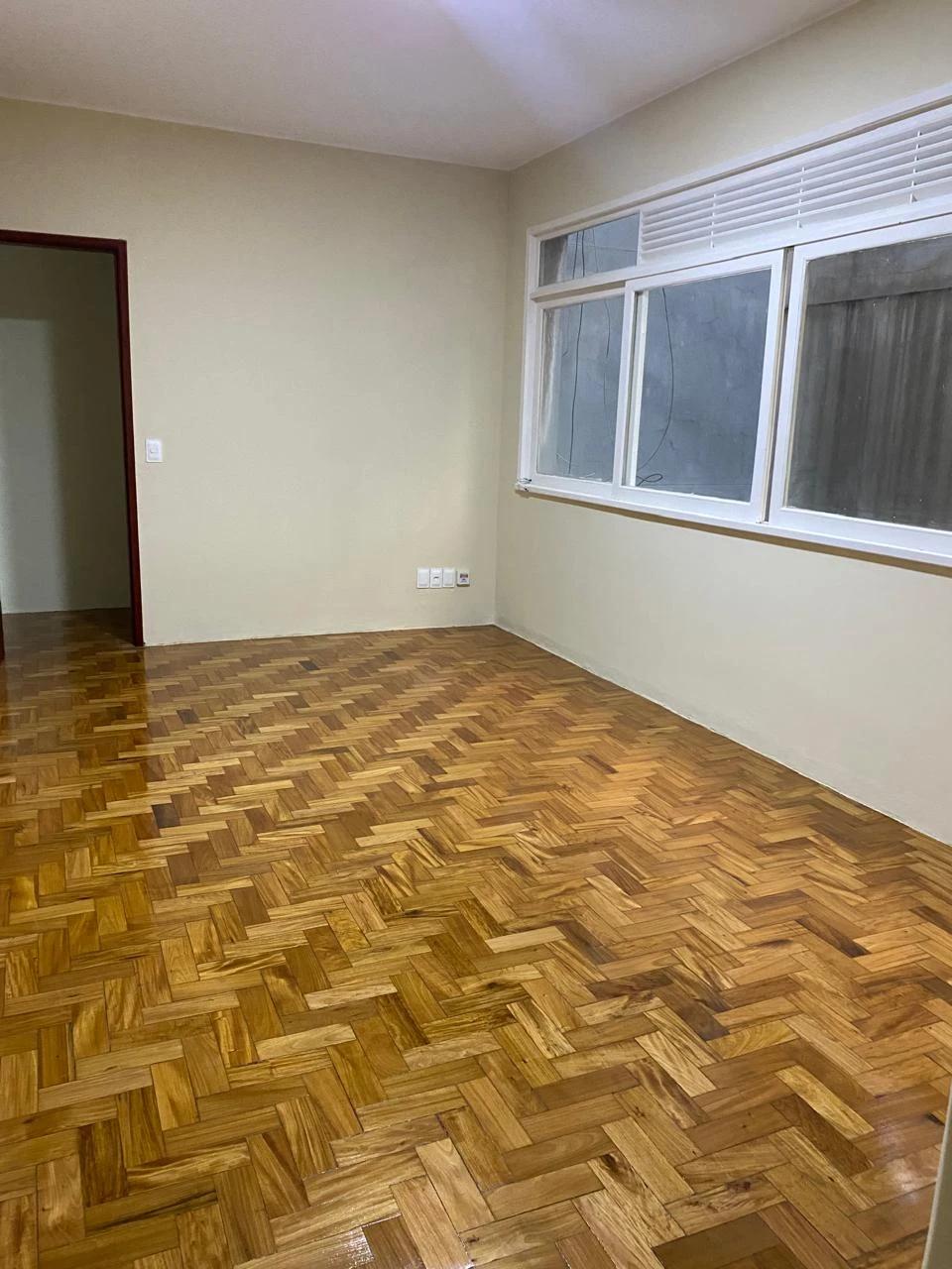 Apartamento à venda com 3 quartos, 110m² - Foto 1