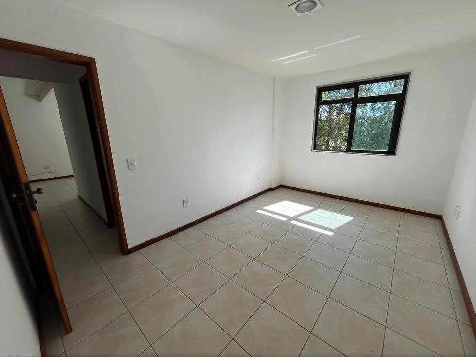 Apartamento à venda com 3 quartos, 110m² - Foto 1