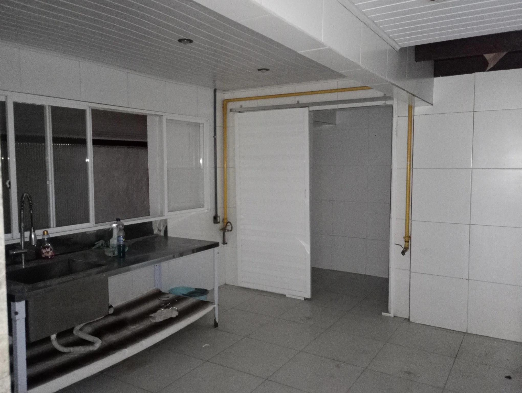 Casa à venda com 1 quarto, 210m² - Foto 5