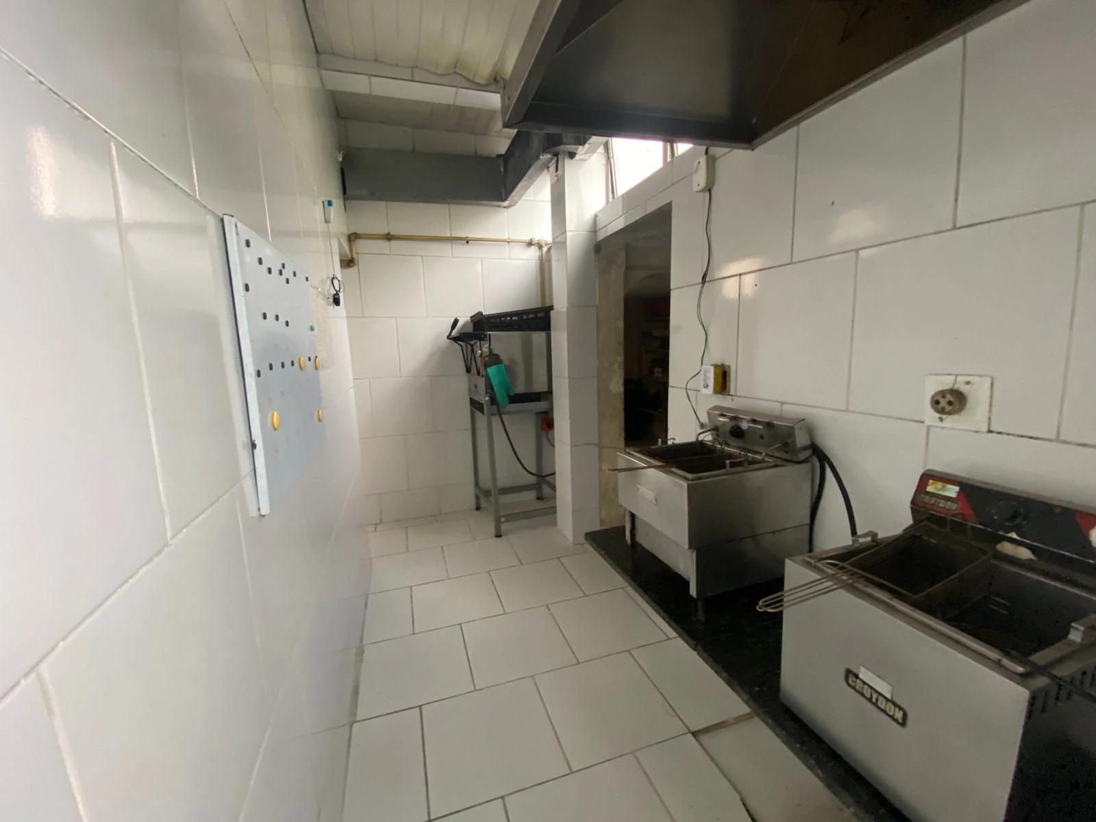 Casa à venda com 1 quarto, 173m² - Foto 8