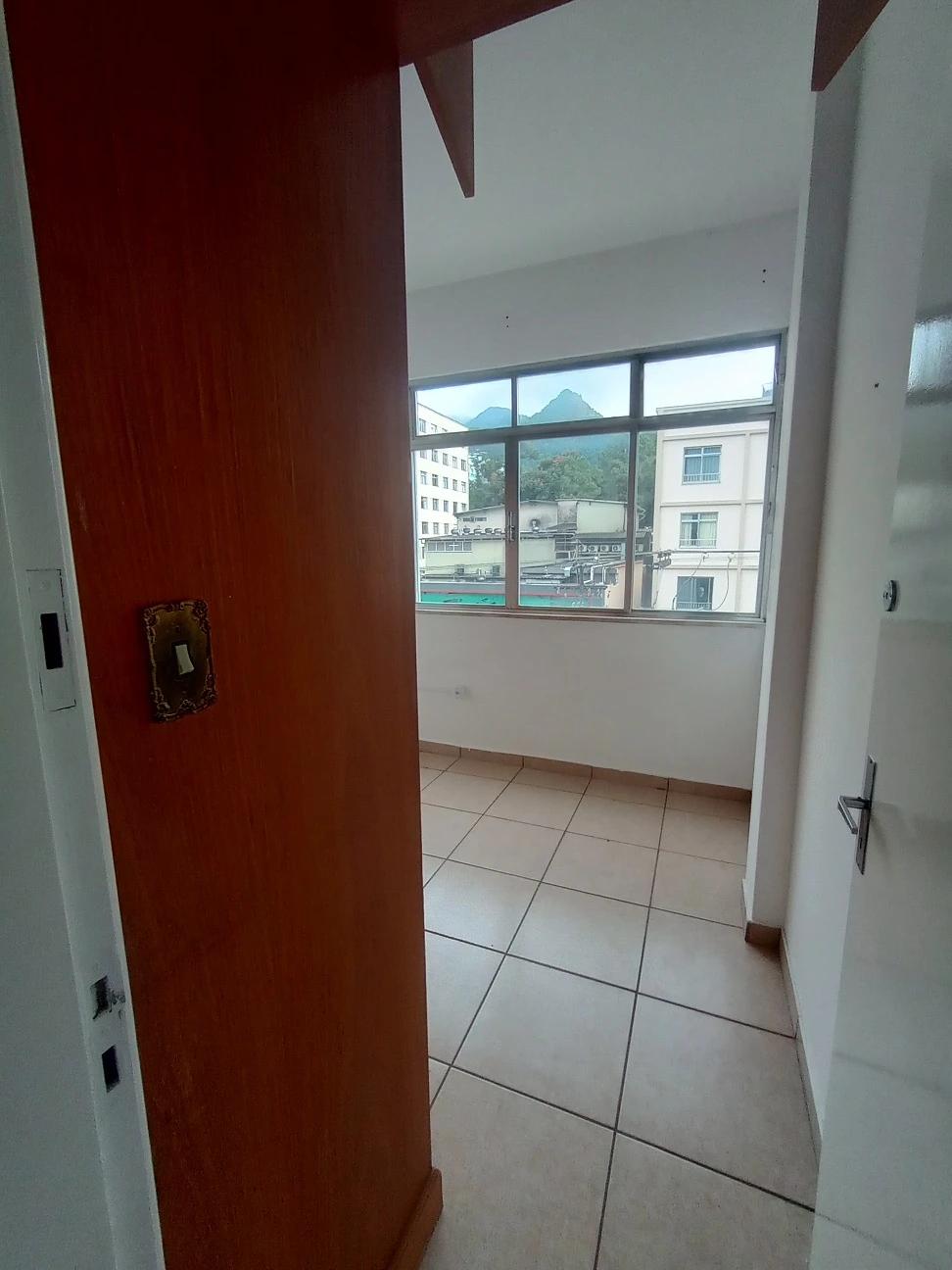 Apartamento à venda com 2 quartos, 70m² - Foto 9