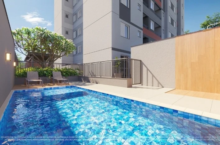 Piscina Com Solário e Deck