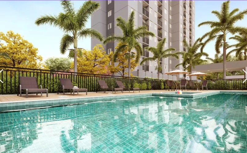 Piscina com deck molhado