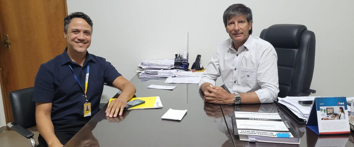 Prefeito Enedino recebeu o superintendente dos Correios