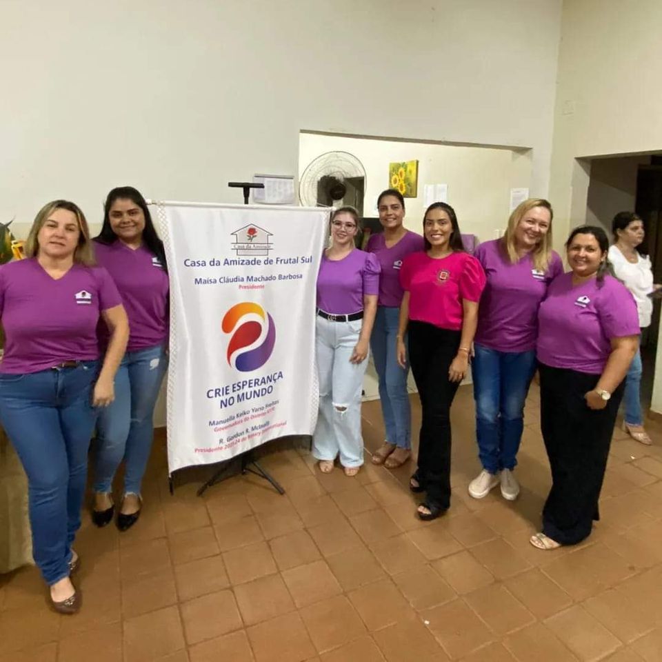 Curso de Maquiagem está sendo promovido pela Secretaria de Assistência Social