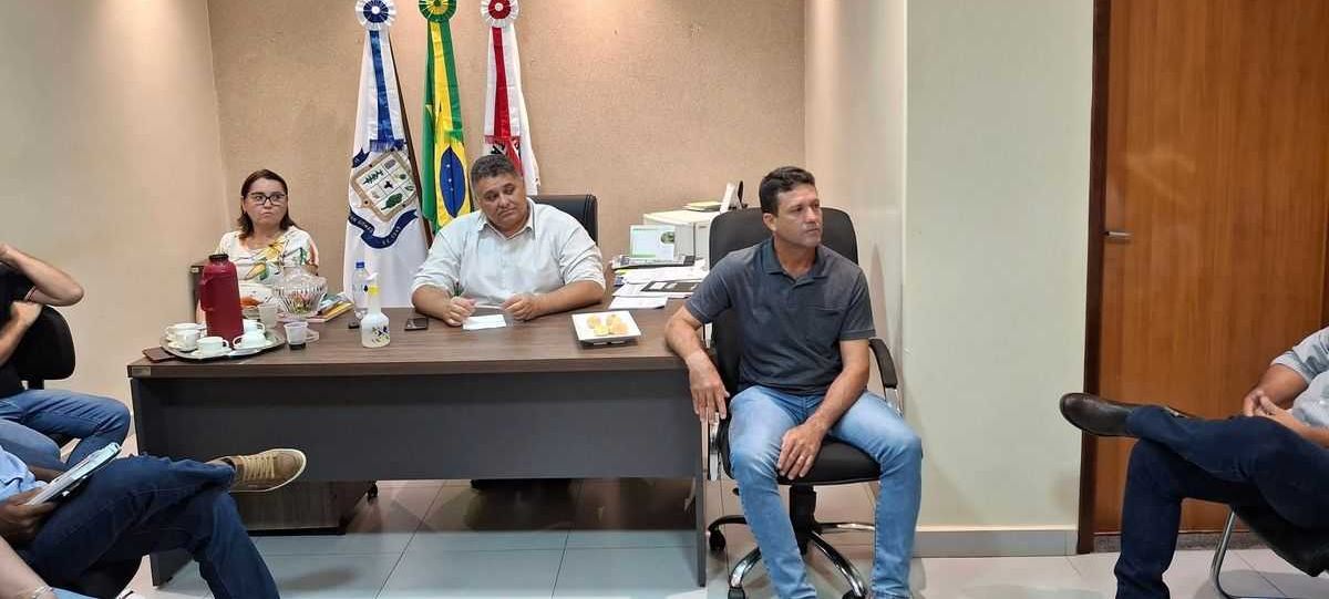 Prefeito Reginaldo realiza reunião de balanço dos primeiros meses de governo e planeja novas ações