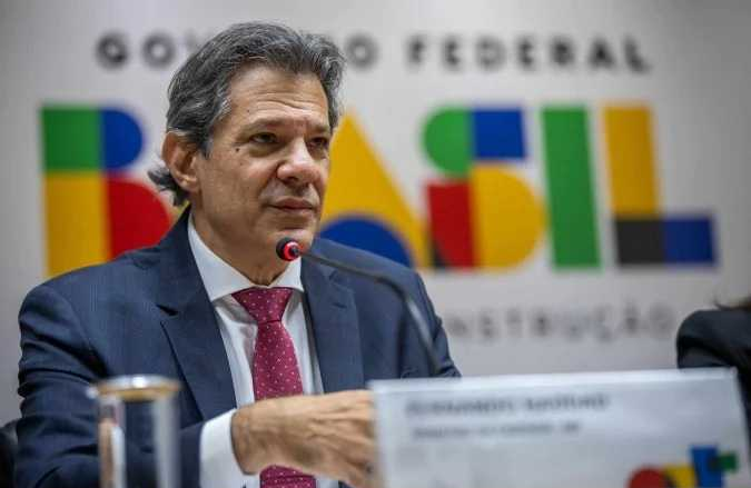 CAE aprova convite a Haddad para explicar alta do IOF