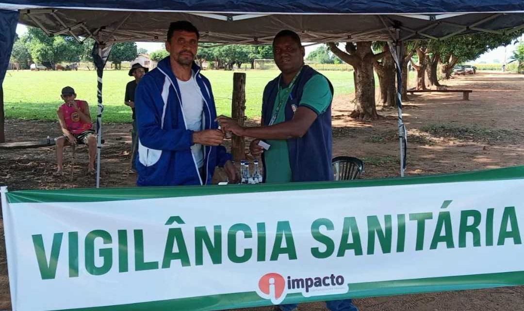 Vigilância Sanitária promove ação educativa sobre água tratada na Vila Barroso