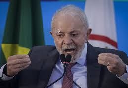 Lula diz que “extrema direita não volta” e pede maioria no Senado para proteger instituições