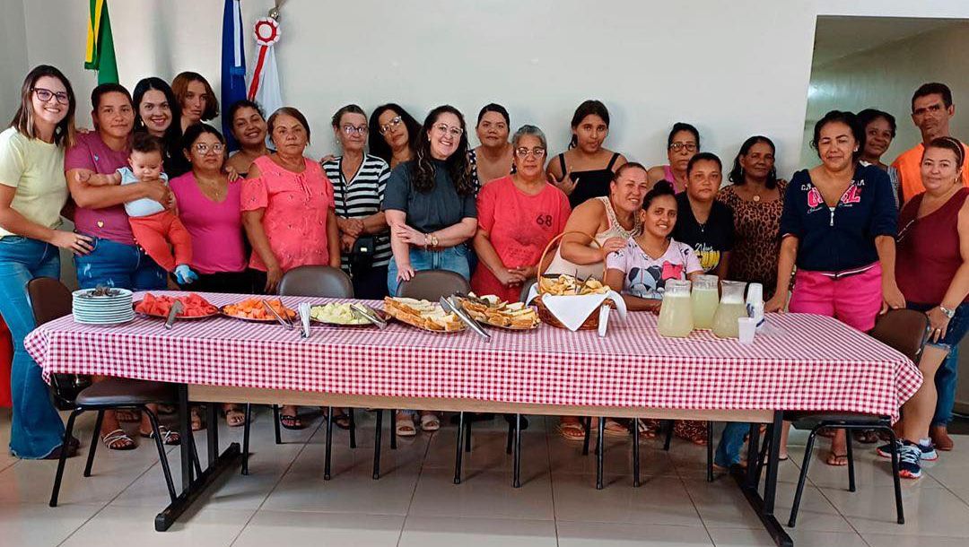 Palestra sobre Alimentação Saudável reúne mulheres no CRAS “Osvaldo Bernardes Filho”