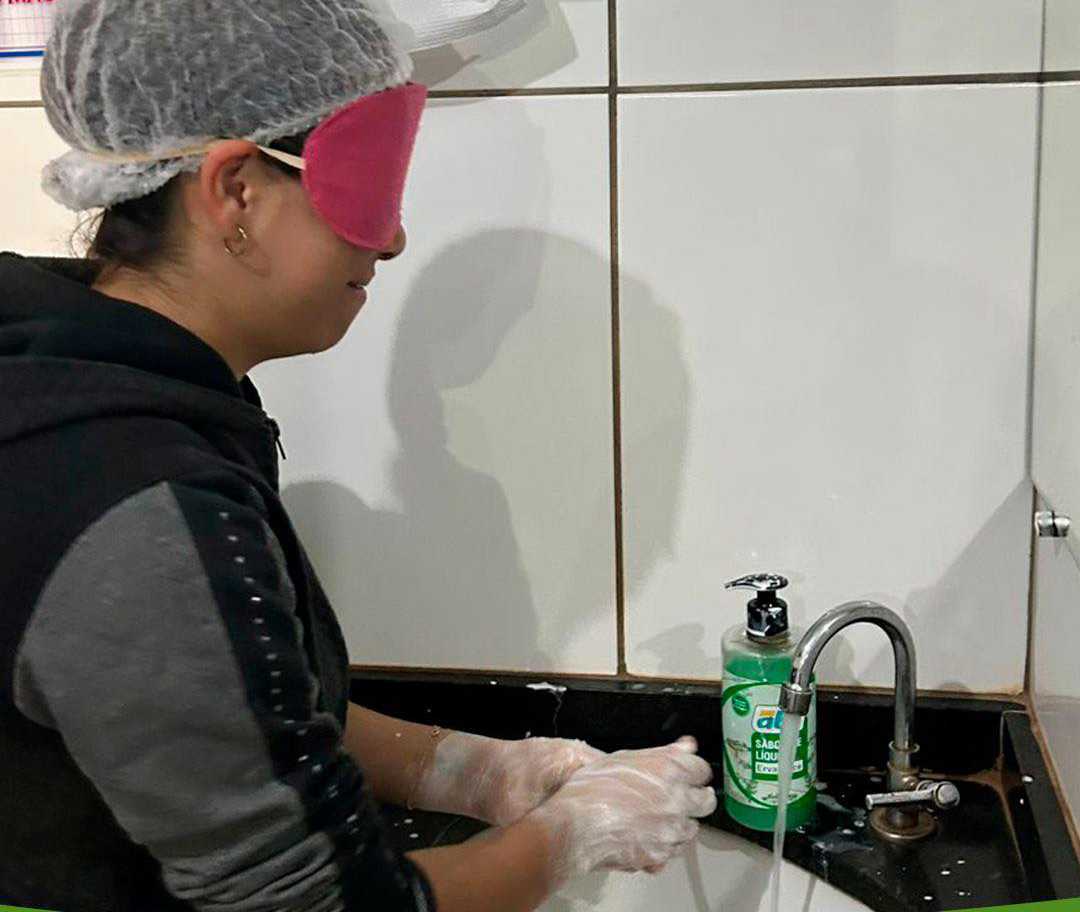 Vigilância Sanitária e Serviço de Nutrição realizam ação educativa em restaurantes da cidade