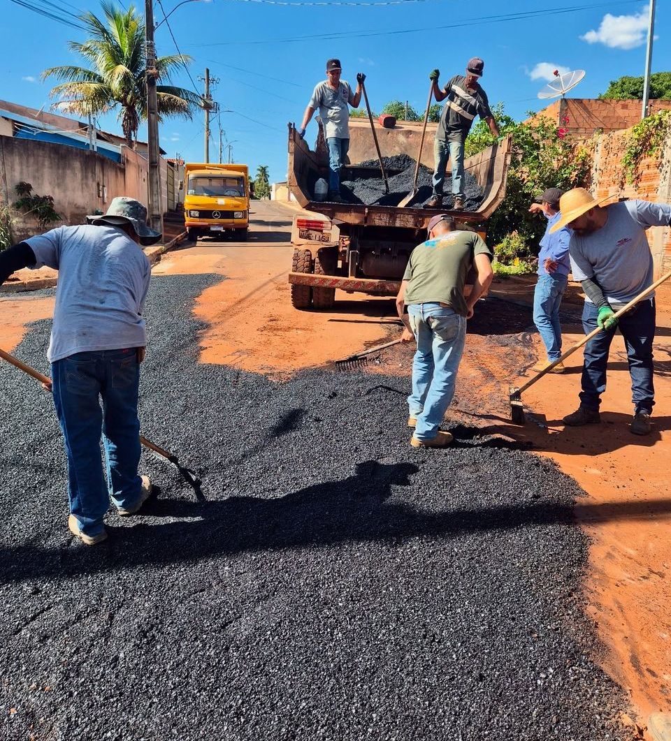 Operação Tapa-Buraco avança em Conceição das Alagoas e melhora segurança viária