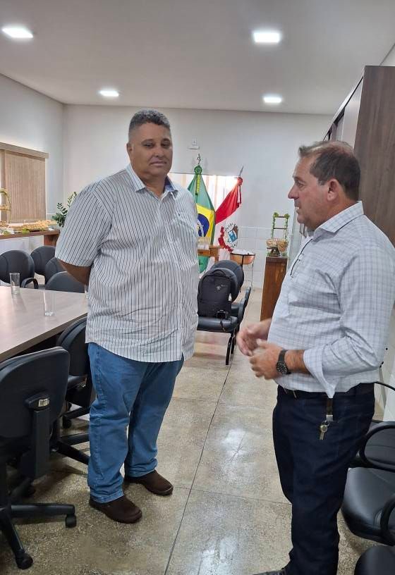 Prefeito de Comendador Gomes participa de reunião da Anvale em Pirajuba