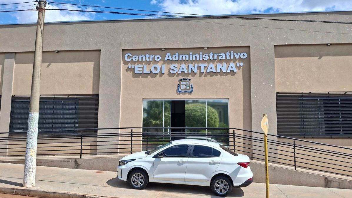 Prefeitura de Comendador Gomes recebe veículo 0 km para reforçar a área da Saúde