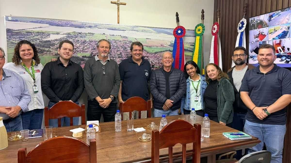 Planura firma parceria com a UEMG-Frutal para desenvolvimento de novo projeto no município