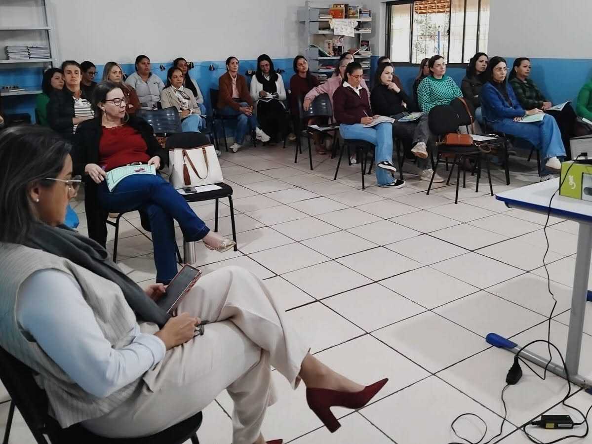 Prefeitura de Planura promove capacitação para profissionais da Rede Municipal de Ensino