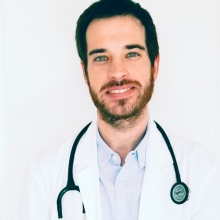 Acercar imagen: Miguel Rodríguez Mena, Médico general Santiago