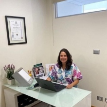 Acercar imagen: Roxana Barra, Dentista Curicó