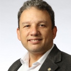 Dr. Roberto A. Robles