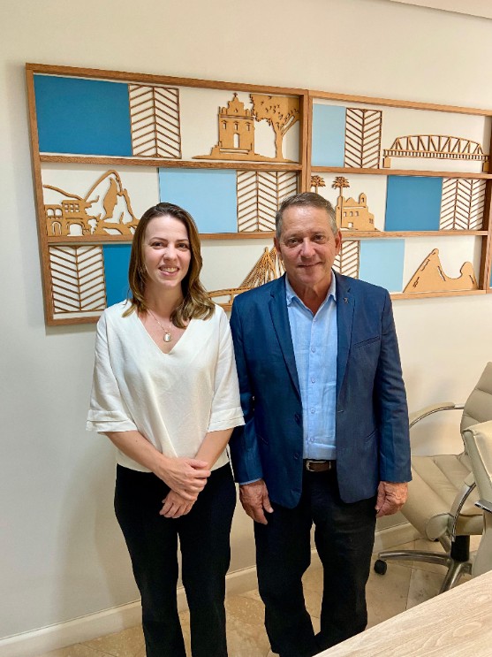 Capa da notícia Diálogo Público ES: Amunes reafirma parceria com TCU para evento sobre gestão pública 