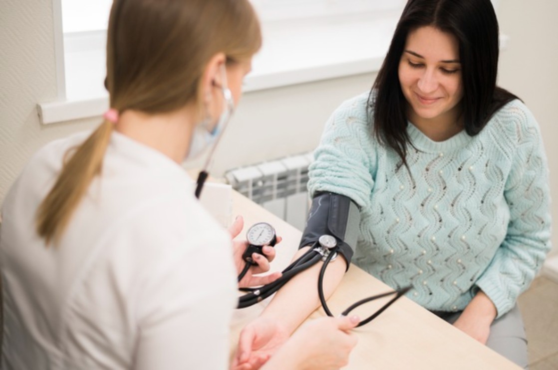 Capa da notícia Edital seleciona mais de 400 profissionais de saúde para 63 municípios