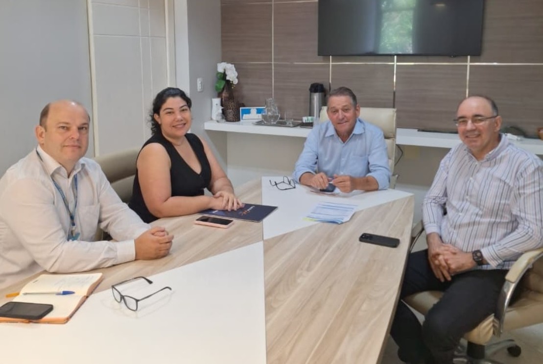 Capa da notícia Amunes e Caixa discutem parcerias para ampliar investimentos e melhorar serviços nos municípios capixabas