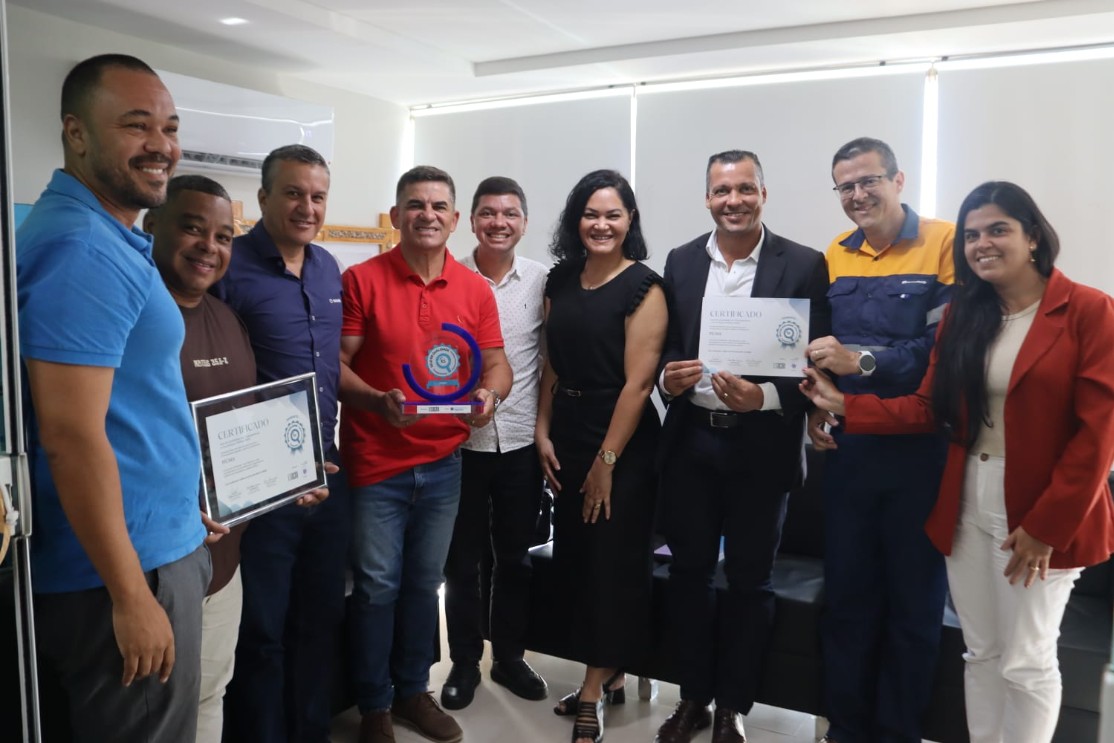 Capa da notícia Amunes prestigia entrega do Selo Diamante a municípios capixabas 