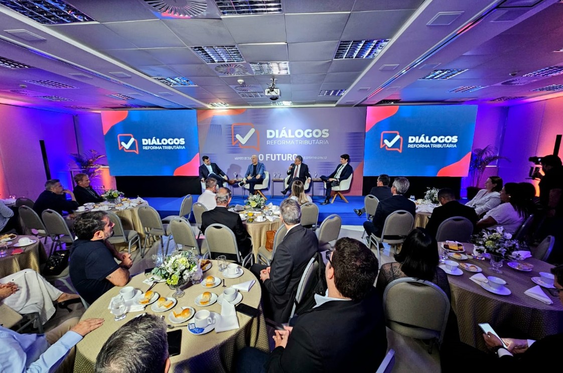 Capa da notícia Amunes participa de debate sobre Reforma Tributária no evento Diálogos 2025