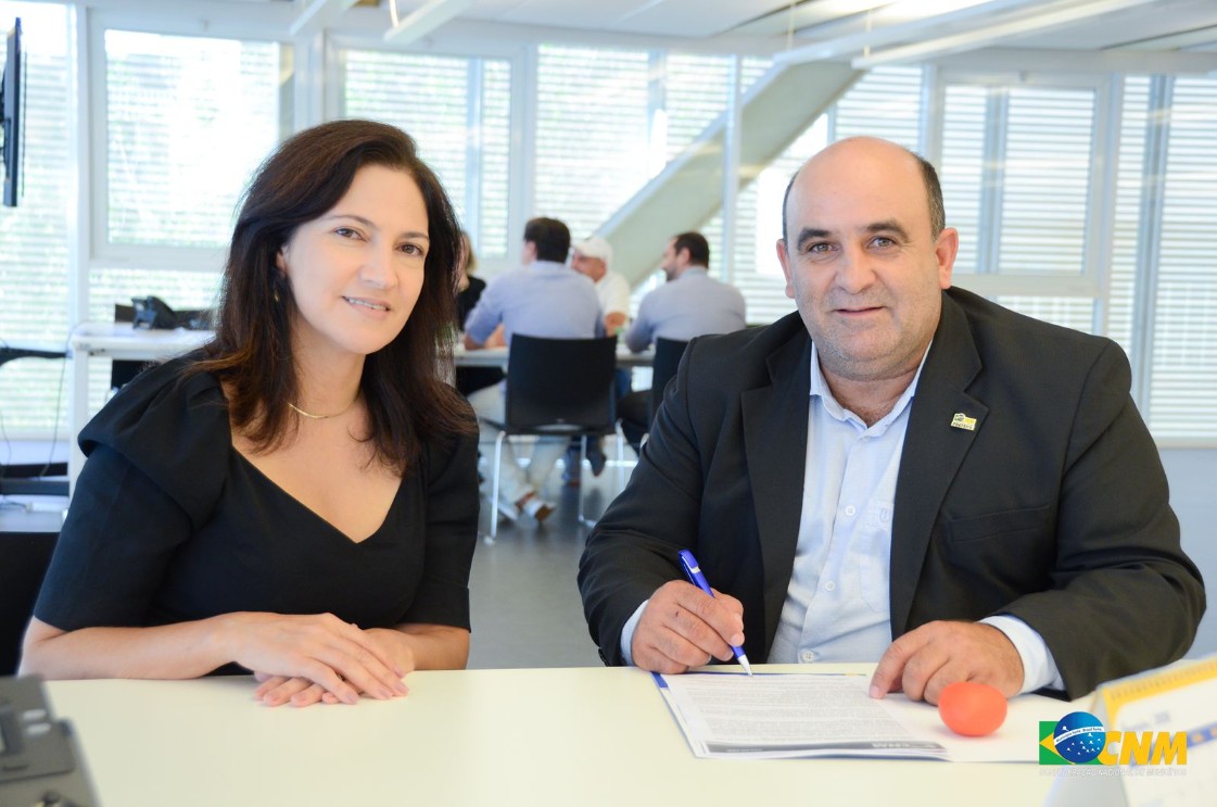 Capa da notícia Divino de São Lourenço adere à Rede de Municípios Doadores, iniciativa da CNM 