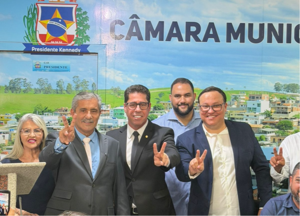 Capa da notícia Dorlei Fontão reassume a Prefeitura de Presidente Kennedy 