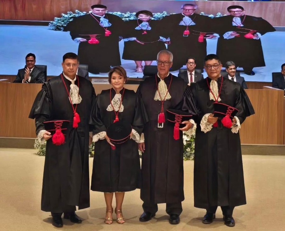 Capa da notícia Amunes marca presença na posse da nova presidência do TJES