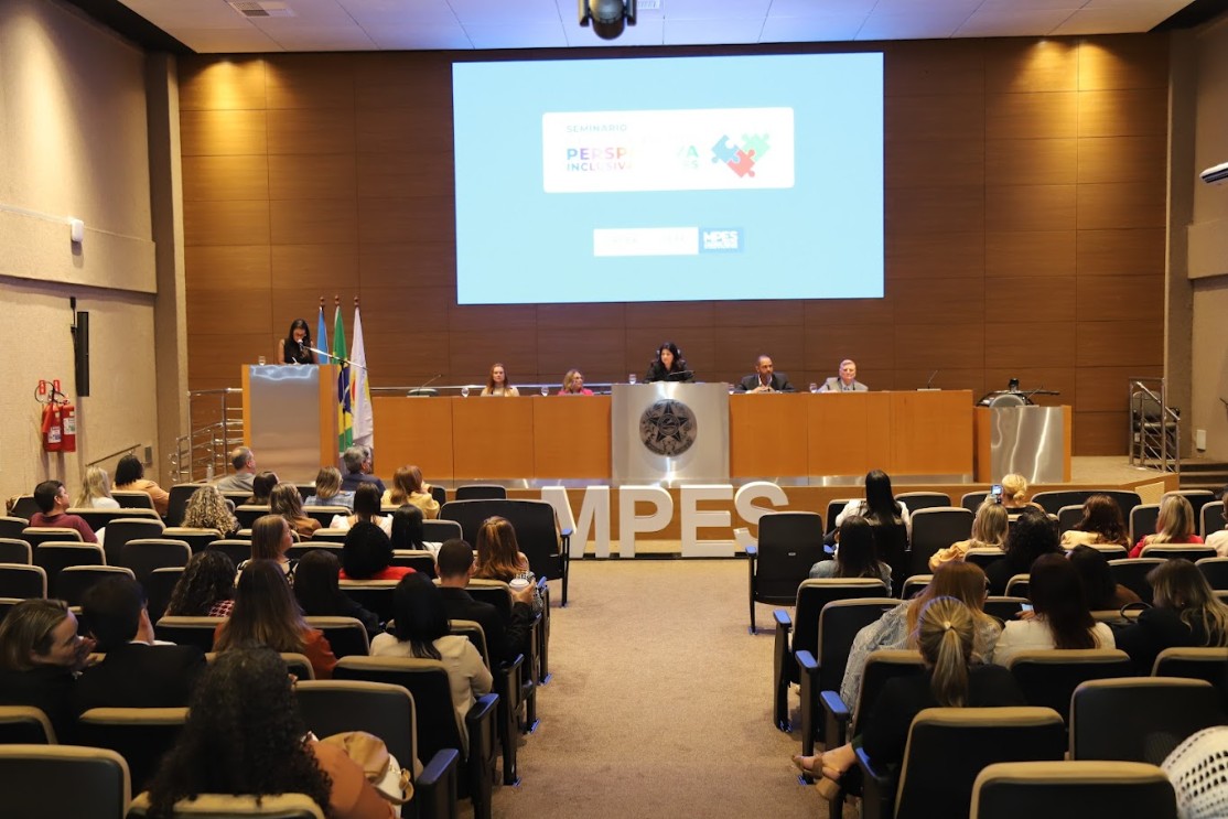 Capa da notícia Amunes participa junto com MPES de debate sobre inclusão na Educação Especial