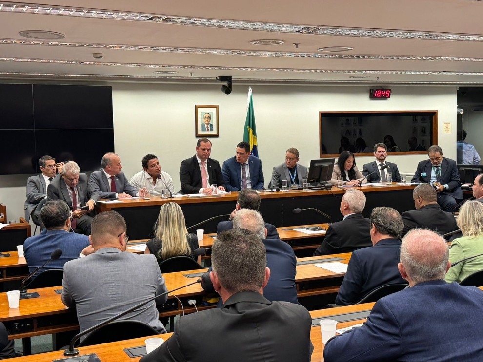 Capa da notícia Prefeitos capixabas se reúnem com bancada federal em Brasília para fortalecer investimentos nos municípios