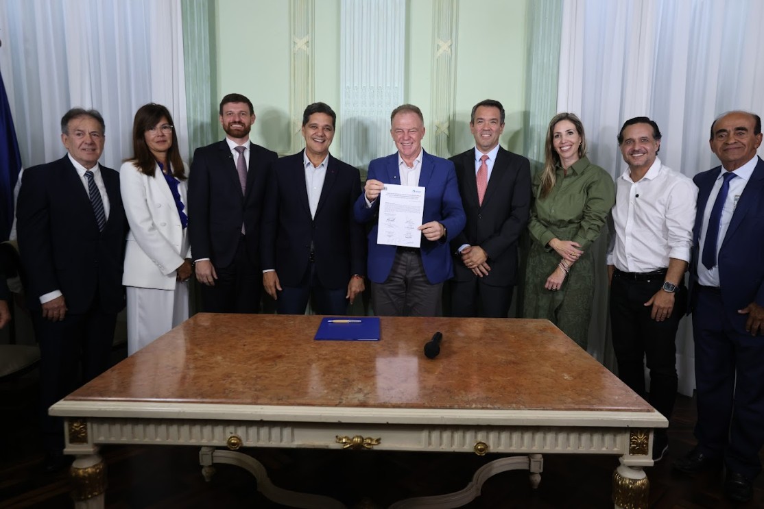 Capa da notícia Governo do Estado firma contratos para universalizar o saneamento básico e beneficiar 43 municípios capixabas