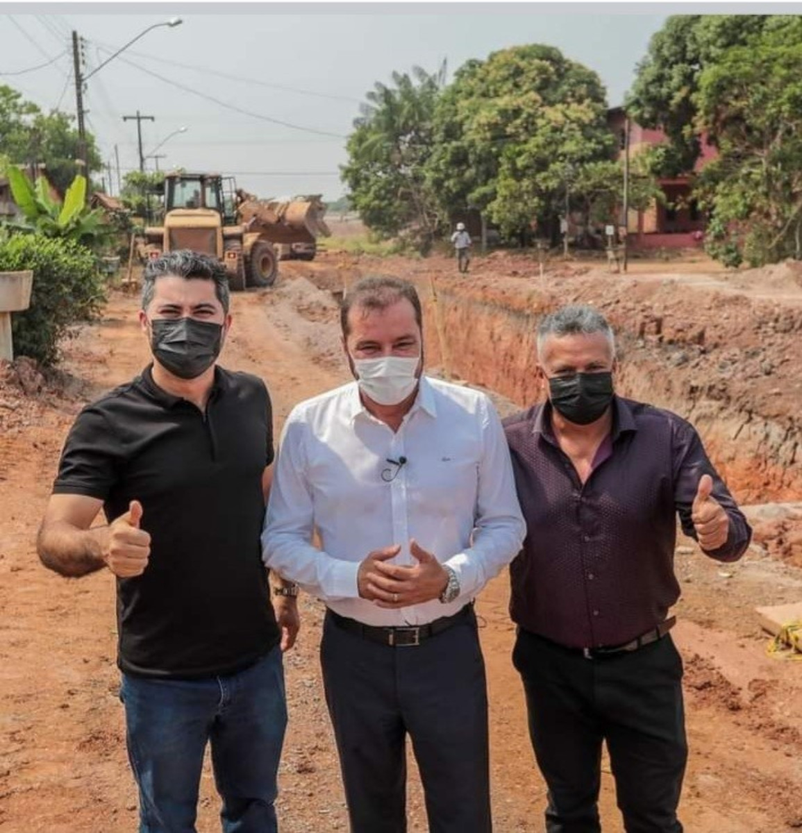 Capa da notícia Vereador Valtinho Canuto participou da comitiva do Prefeito Hildon Chaves em visita as obras do Bairro Lagoa e Rua Almirante Barroso.