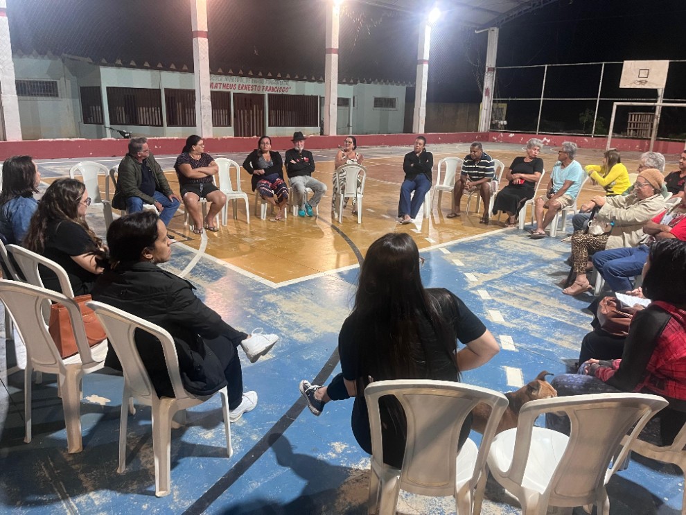 Imagem da roda de conversa em Inhauma