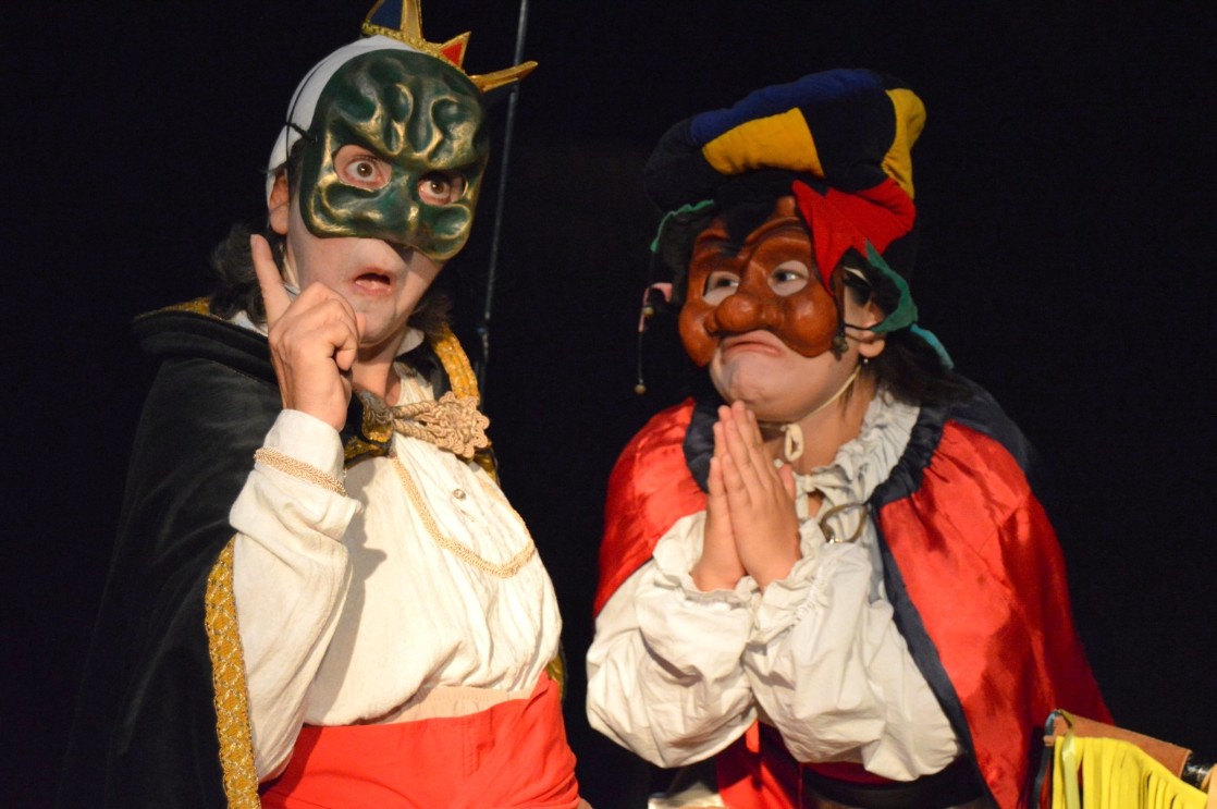 Espetáculo do Grupo de Teatro Rerigtiba