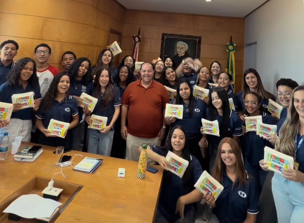 Alunos do Coronel Gomes visitam a Prefeitura de Anchieta