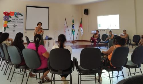 Capa da notícia Equipe do Cras reuniu mulheres em um chá com palestras